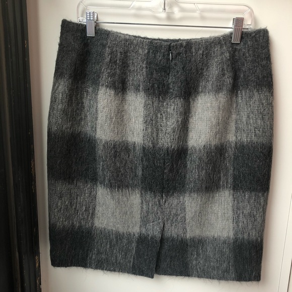 Talbots alpaca/wool blend grey plaid pencil skirt size 10,knee length. - Picture 3 of 6